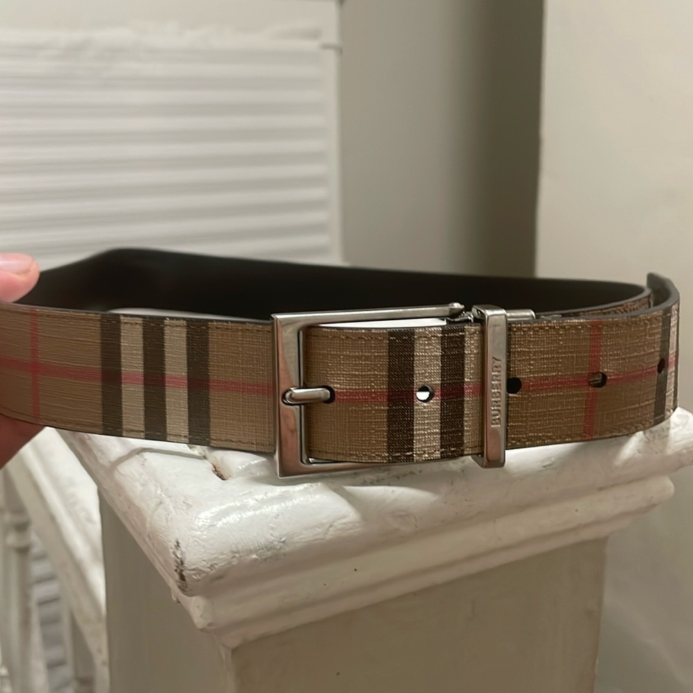 Burberry reversible belt